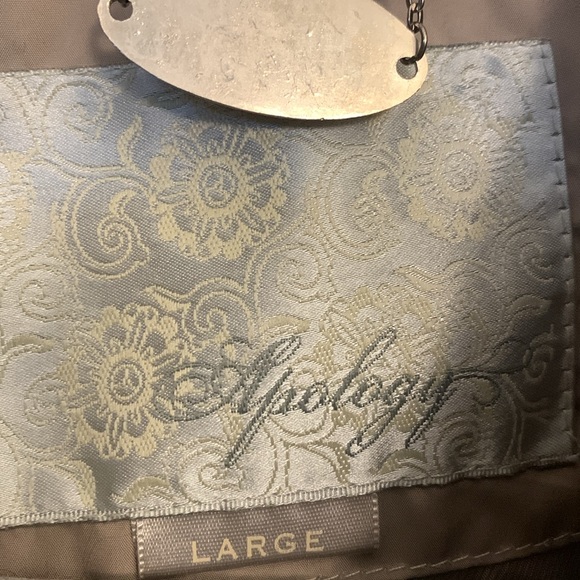 Apology Quilted Belted Jacket 🧥 - Picture 4 of 4